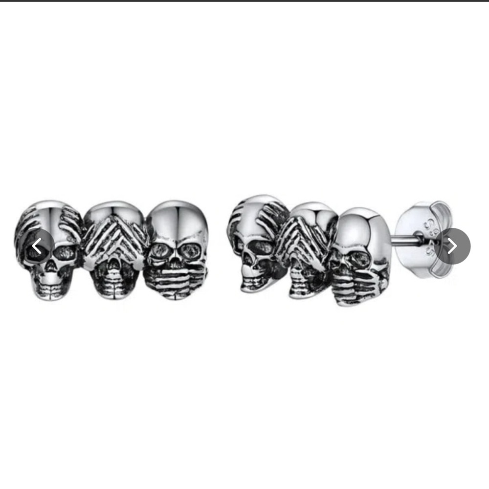 🔥 CLEARANCE 🔥 Silver Skull Trio Stud Earrings - Unisex - NWOT